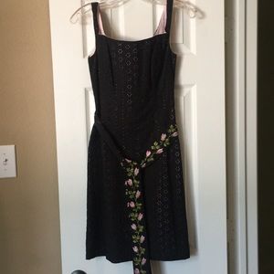 Black Sleeveless Belted Dress With Flower Detail